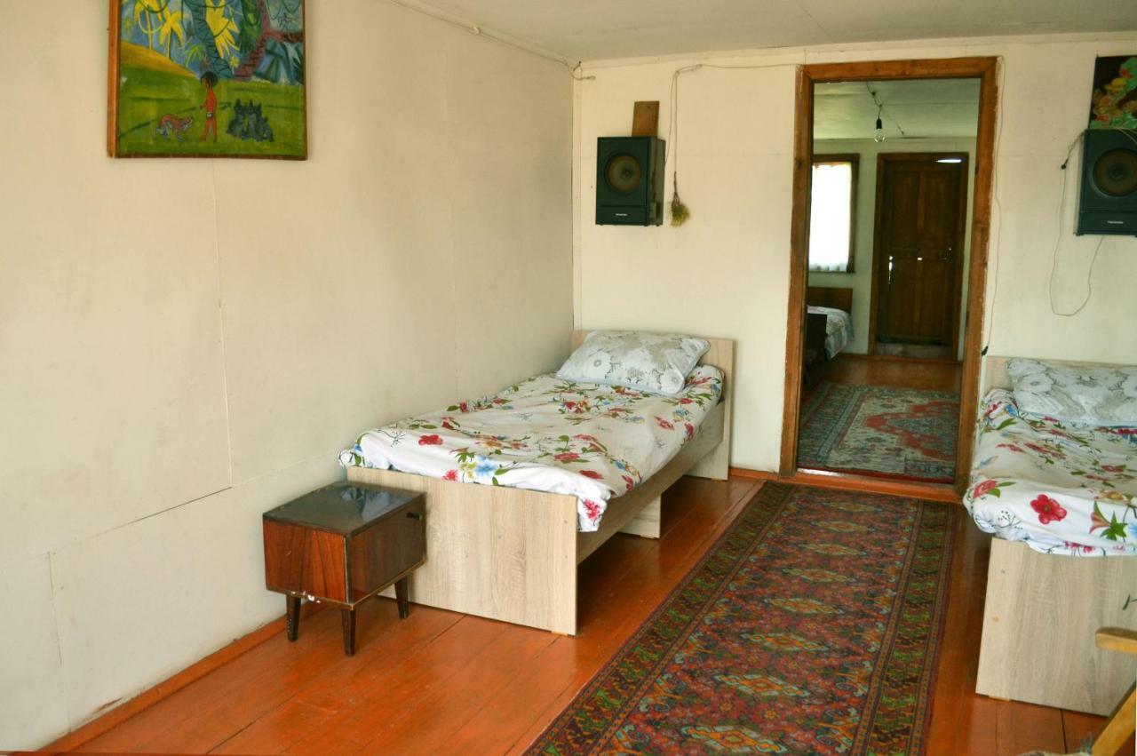 Guesthouse Bermet Tong Exterior foto